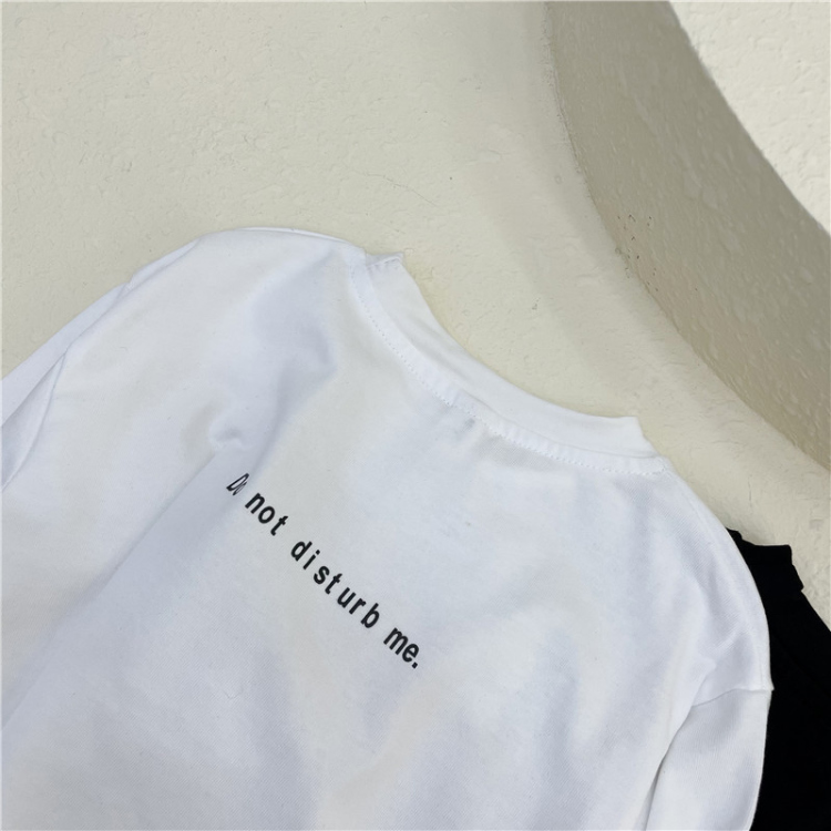 반팔 티셔츠 모델 착용 이미지-S1L32